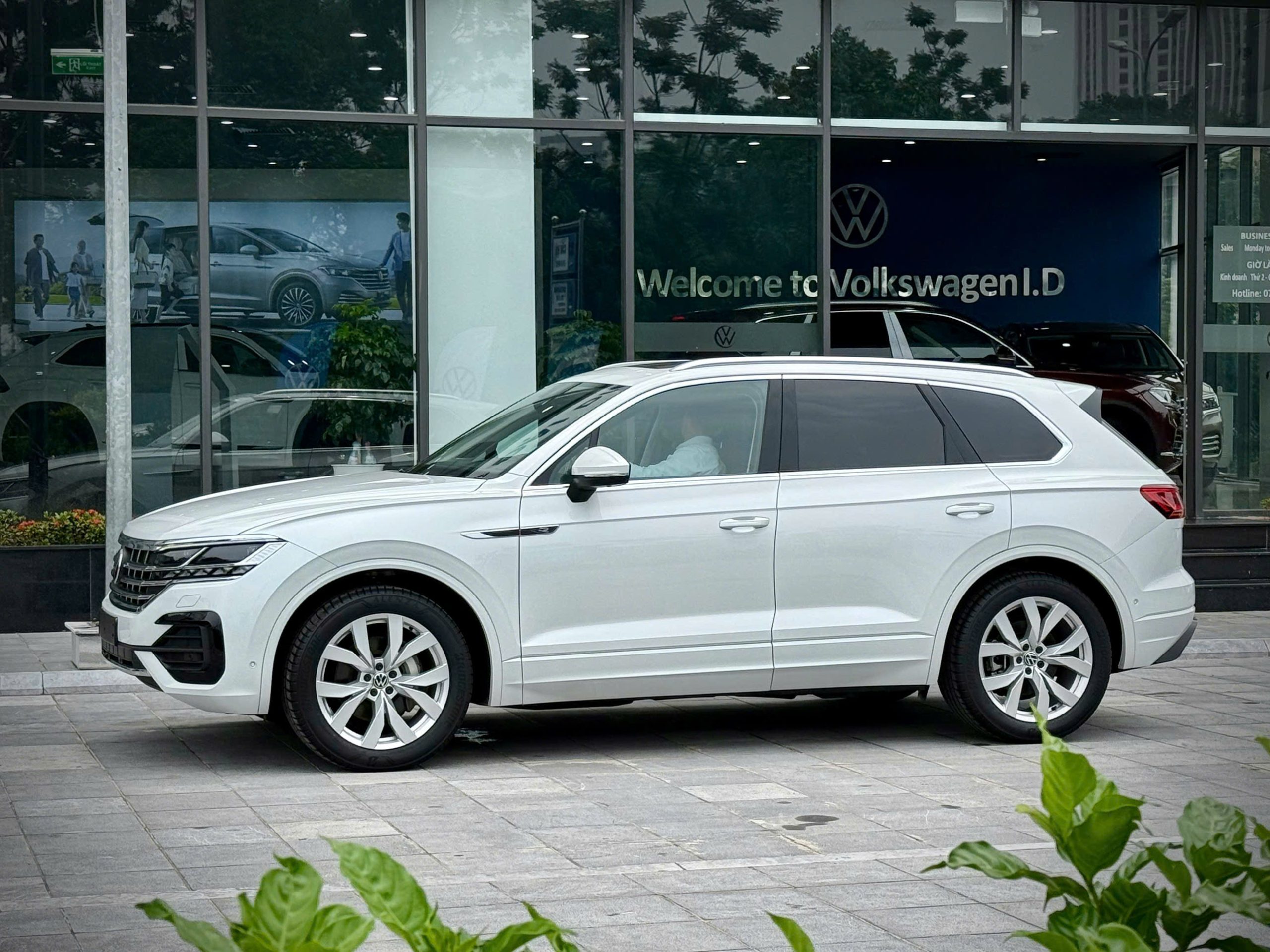 Volkswagen-Bac-Ninh-Touareg-Luxury