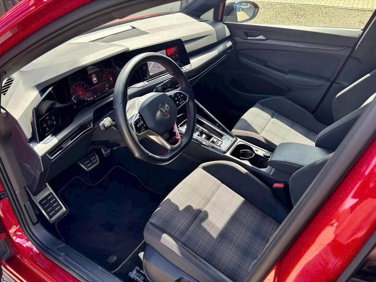 volkswagen-golf-2025-volkswagen-bacninh